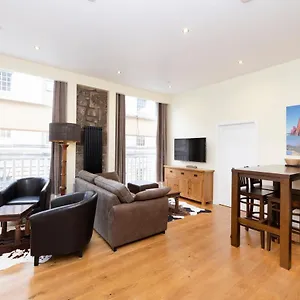 https://st-giles-street-apartment-heart-of-old-town.edinburghhotelsuk.org